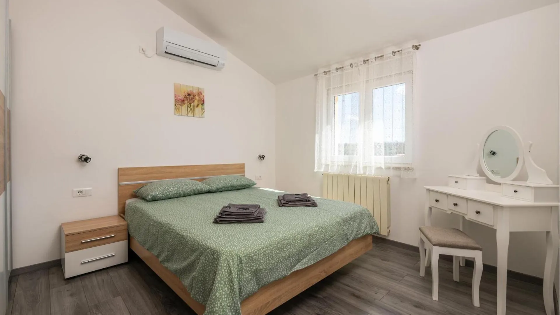 Nice Home In Vodnjan With Kitchen Mednjan 0*,