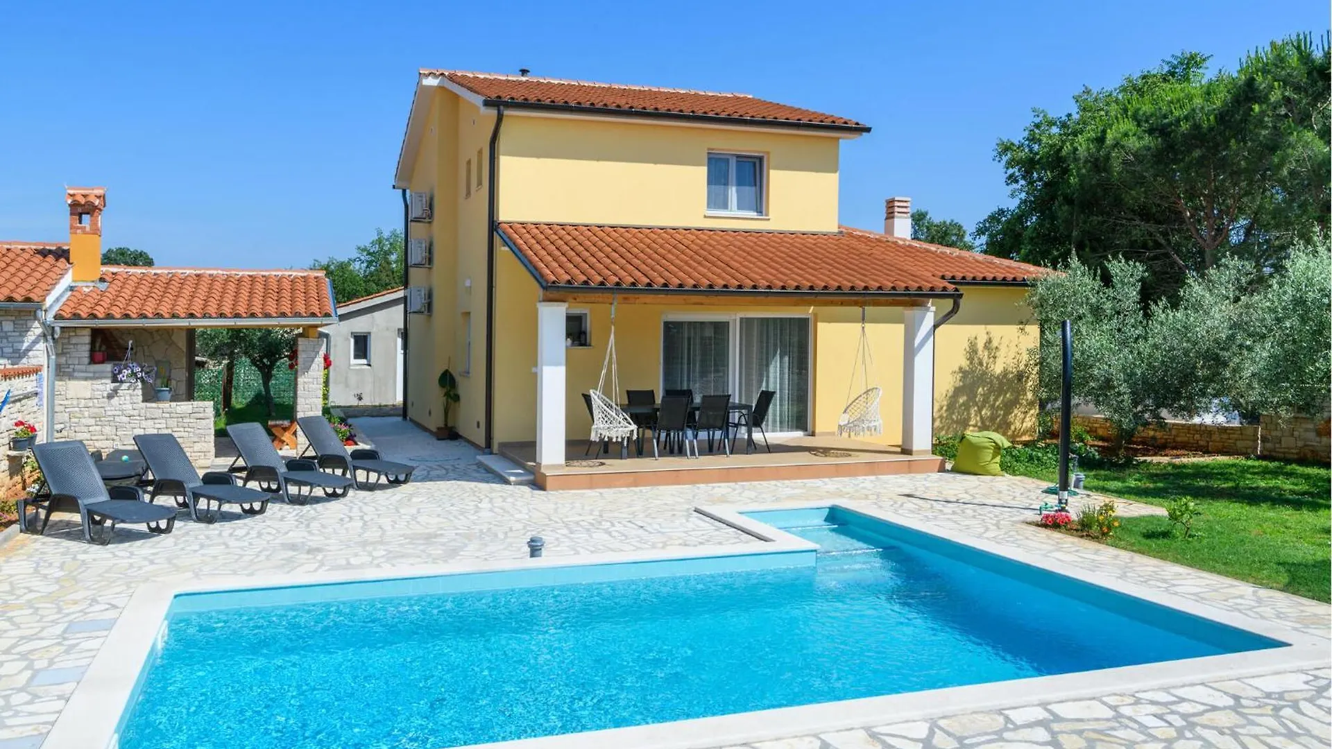 Nice Home In Vodnjan With Kitchen Mednjan